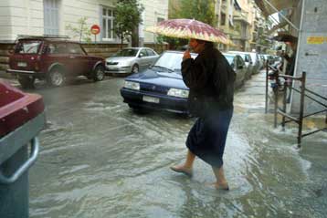 Προβλήματα σε οδικές αρτηρίες, λόγω των έντονων βροχοπτώσεων
