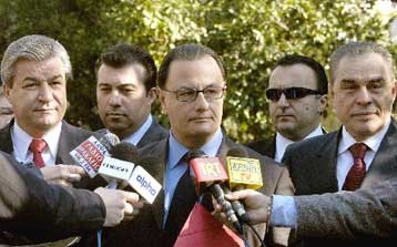 Στο ΙΚΑ όλα τα «ευγενή» Ταμεία – Ανοίγει θέμα υπερωριών και ωραρίου εργασίας