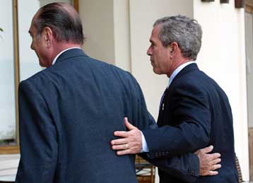 Ο αμοιβαίος σεβασμός προϋπόθεση για μια νέα σχέση με τις ΗΠΑ, ξεκαθαρίζει το Παρίσι