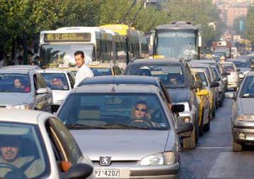 Χαμηλώνει ο πήχυς των προσδοκιών στην ελληνική αγορά αυτοκινήτου το 2005