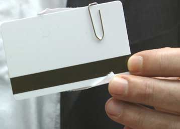 Αύξηση καταγγελιών για έκδοση πιστωτικών καρτών χωρίς έγκριση του καταναλωτή