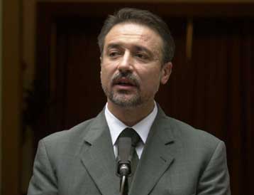 Εμμένουν τα Σκόπια στην πάγια θέση τους περί «διπλής ονομασίας»