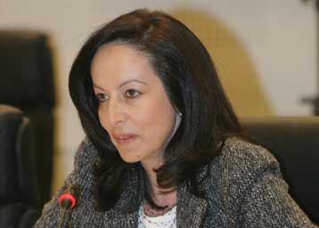 Το ΠΑΣΟΚ προαναγγέλλει κατάργηση του νόμου για το βασικό μέτοχο όταν γίνει κυβέρνηση