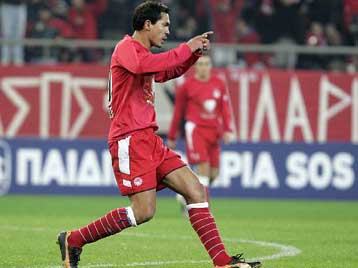 Στα γραφεία του Ολυμπιακού ο Ζιοβάνι για… οικονομικά ζητήματα