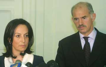 Δυσφορία Παπανδρέου για τα περί κατάργησης του «βασικού μετόχου» από Διαμαντοπούλου