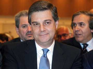 Νέες συγκρούσεις κυβερνητικών στελεχών με τους επικεφαλής ΔΕΚΟ και τραπεζών