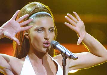 Η Έλενα Παπαρίζου θα εκπροσωπήσει την Ελλάδα στη φετινή Eurovision