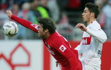 Στην κορυφή η Σάλκε, κέρδισε τη Βέρντερ-Γκολ ο Γραμμόζης