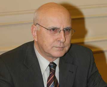 Το εθνικό δίκαιο δεν πρέπει να έρχεται σε αντίθεση με το κοινοτικό, λέει ο Στ.Δήμας