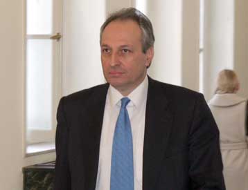 Διαψεύδει ο Ευ.Μπασιάκος τα περί εξεύρεσης κοινοτικής λύσης στο βαμβάκι