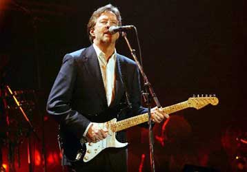 Χιλιάδες οι θεατές της συναυλίας στην Ουαλία για τα θύματα του τσουνάμι