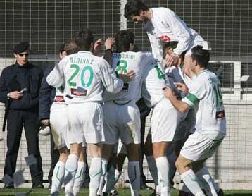 Μόνος πρώτος ο Ακράτητος με ισοπαλία «δώρο» από τη Νίκη Βόλου