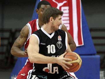 Έσωσε την… παρτίδα ο Ολυμπιακός, έκανε ένσταση ο Απόλλων-Ο ΠΑΟΚ 80-67 την ΑΕΚ