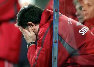 Αποδοκιμασίες στον Ρέντη, προετοιμασίες στον Ολυμπιακό για την εκδίκαση της έφεσης