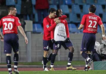 Η Λιλ νίκησε 2-1 την Λιόν και την πλησίασε στους τρεις βαθμούς