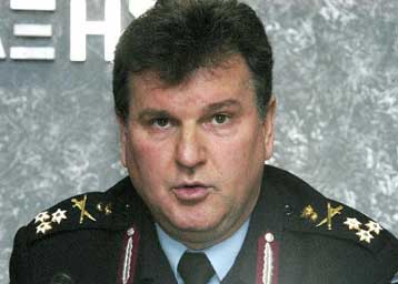 «Αποτελεσματική αστυνομία κοντά στον πολίτη» ο στόχος της ΕΛΑΣ για το 2005