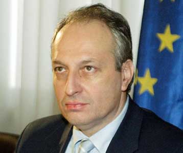 Στον υπουργό Αγροτικής Ανάπτυξης παραπέμπει το Μαξίμου τους βαμβακοπαραγωγούς