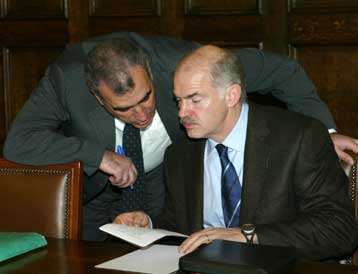 Ευθύνες στον πρωθυπουργό για το αγροτικό αποδίδει ο Γιώργος Παπανδρέου