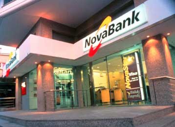 Πούλησε το ποσοστό του στη NovaBank ο Δημήτρης Κοντομηνάς