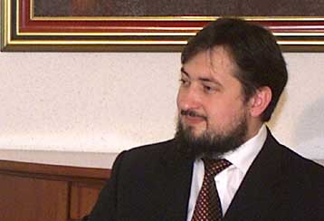 Σε τρία κόμματα διασπάστηκε η αξιωματική αντιπολίτευση στην ΠΓΔΜ