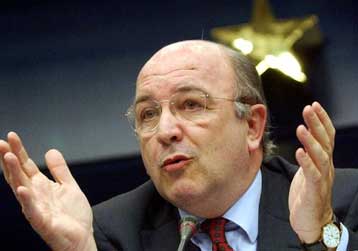 Ανεπαρκή πρόοδο της ευρωπαϊκής οικονομίας το 2004 διαπιστώνει η Κομισιόν