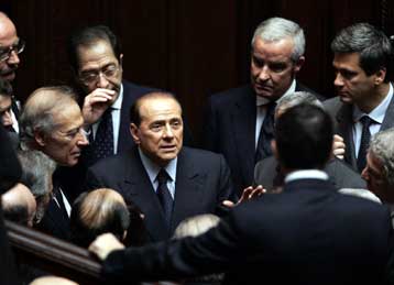 Εγκρίθηκε από την ιταλική Βουλή το Ευρωσύνταγμα – Απών ο Σίλβιο Μπερλουσκόνι