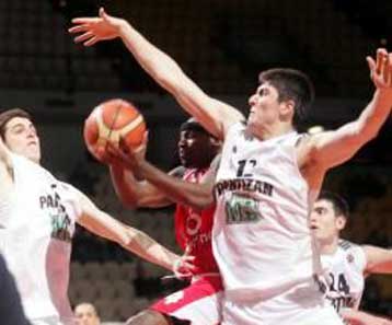 Πρώτη «κατοστάρα» του Ολυμπιακού, 100-74 την Παρτιζάν-Ηττήθηκε στη Βιτόρια ο ΠΑΟ