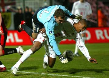 Αποβλήθηκε ο Ταβλαρίδης, έχασε βαθμούς και έδαφος η Λιλ