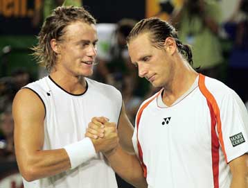 Μετά από μάχη 4 ωρών ο Λέιτον Χιούιτ πέρασε στα ημιτελικά του πρώτου Grand Slam