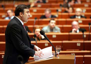 Αυτονομία προσφέρει στην Νότιο Οσετία και την Αμπχαζία ο Μιχαήλ Σαακασβίλι