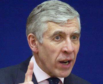 Η Βρετανική κυβέρνηση ανακοίνωσε το ερώτημα του δημοψηφίσματος για το Ευρωσύνταγμα