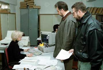 Και οι μισθωτοί θα περάσουν από το «κόσκινο» της Εφορίας