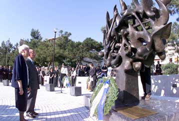 Σε κλίμα συγκίνησης η εκδήλωση στο Μνημείο του Ολοκαυτώματος στη Θεσσαλονίκη