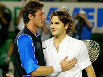 Ο Σάφιν «έσπασε» το αήττητο του Φέντερερ και θα διεκδικήσει το πρώτο Grand Slam