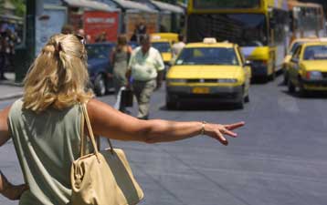 Έρχονται αυξήσεις στα κόμιστρα των ταξί και στα ακτοπλοϊκά εισιτήρια