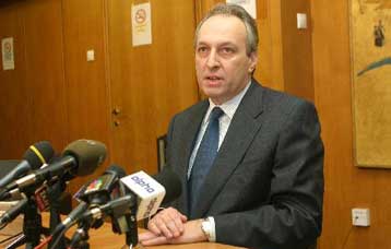 «Μεμονωμένο» το πρόβλημα με το βαμβάκι, λέει ο Ευάγγελος Μπασιάκος