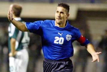 Τελικά συμπαίκτης του Χαλκιά στην Πόρτσμουθ ο Σκοπελίτης