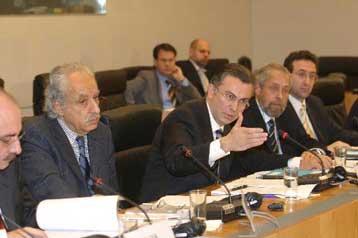 Την επίμαχη λίστα με τους δημοσιογράφους ζητά από την κυβέρνηση η ΕΣΗΕΑ