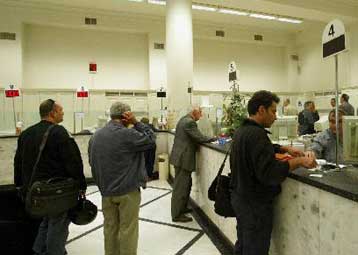 Σε αύξηση των επιτοκίων στα καταναλωτικά δάνεια οδηγούνται οι τράπεζες