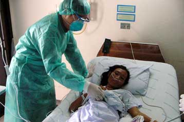 Η γρίπη των πτηνών «μεταδίδεται από άνθρωπο σε άνθρωπο»