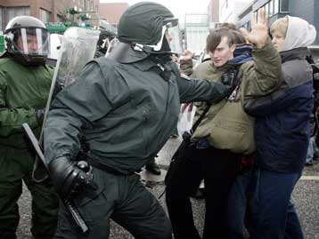 Και πάλι στο προσκήνιο το θέμα της απαγόρευσης του ακροδεξιού κόμματος NPD