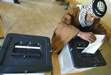 Μπαράζ επιθέσεων αυτοκτονίας την Κυριακή των εκλογών στο Ιράκ – Στο 60% η συμμετοχή