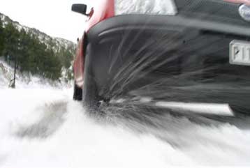 Ένας νεκρός σε αποκλεισμένο από τις χιονοπτώσεις χωριό του νομού Ιωαννίνων