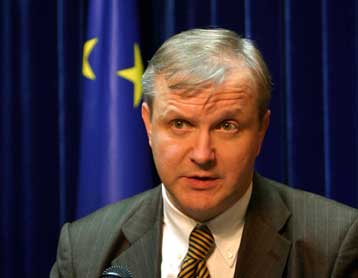 Στην ανάγκη επανέναρξης των συνομιλιών για το Κυπριακό συμφώνησαν Μολυβιάτης-Ρεν