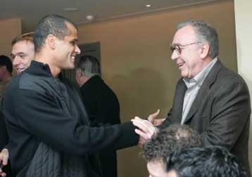 Στήριξε τον Μπάγεβιτς και… έτριξε τα δόντια στους παίκτες ο Σ. Κόκκαλης