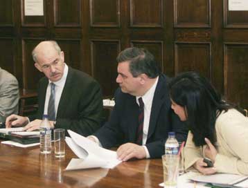 Διαφάνεια για όλους και για όλα είναι η θέση του ΠΑΣΟΚ, διαμήνυσε ο Γ.Παπανδρέου