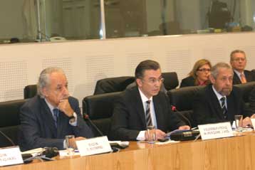 Ρυθμίσεις για τη σχέση δημοσιογράφων με το Δημόσιο προανήγγειλε ο Θ.Ρουσόπουλος