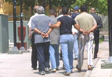 Προθεσμία 48 ωρών πήραν για να απολογηθούν οι «νονοί» του Πειραιά