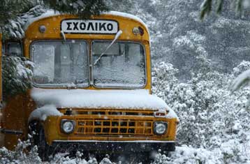 Δύο νεκροί από την κακοκαιρία στη Φθιώτιδα – Σε λευκό κλοιό όλη η χώρα