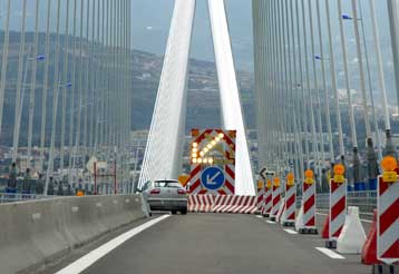 Η ανησυχία παραμένει, λέει ο υφυπουργός ΠΕΧΩΔΕ για τη γέφυρα Ρίου – Αντιρρίου